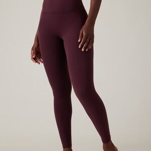 Athleta Salutation Stash High Rise Legging in Spiced Cabernet Size Small